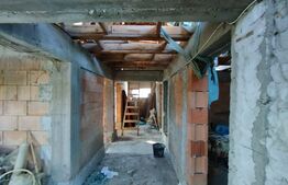 Casa la rosu, 144 mp utili, 500 mp teren, Vale Adanca 