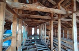 Casa la rosu, 144 mp utili, 500 mp teren, Vale Adanca 