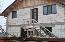   Casa la rosu 184 mp, 300 mp teren, Horpaz