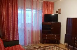 Apartament de 2 camere, decomandat, zona Gradinari