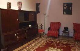 Apartament de 2 camere, decomandat, zona Gradinari