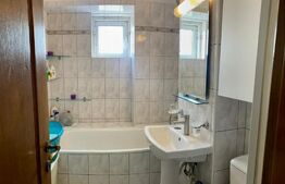 Apartament de 4 camere, decomandat, 95mp, zona Nicolina