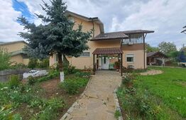 Casa cu 7 camere, 400 mp, 1500 mp de teren, Breazu
