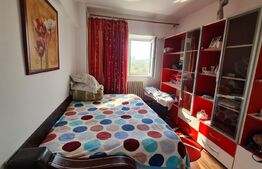 Apartament de 3 camere, decomandat, 2 bai, etaj intermediar, zona Gara
