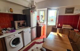 Apartament de 3 camere, decomandat, 2 bai, etaj intermediar, zona Gara
