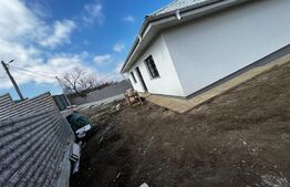 Casa 3 camere, 360 mp teren,  Miroslava