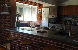 Apartament cu 3 camere, decomandat, 75mp, zona Podu Roș