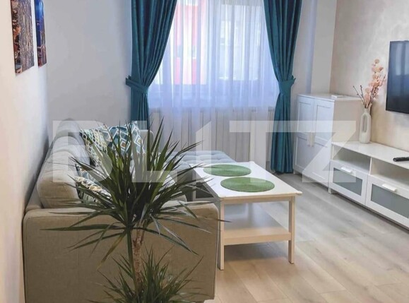 Apartament de închiriat 3 camere Palat - 125460AI | BLITZ Iași | Poza1