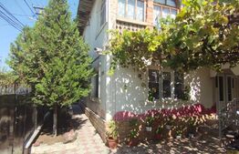 Casa 4 camere, 107 mp utili, la strada, 535 mp teren, Letcani