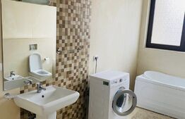 Apartament de 3 camere, semidecomandat, 140mp, zona Hlincea 