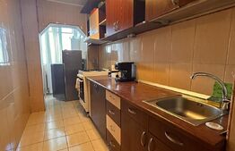 Apartament de 3 camere, decomandat, 76 mp, Centru