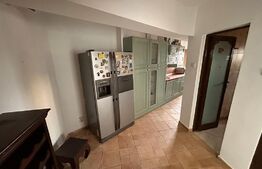 Apartament de 4 camere, 140 mp, etaj intermediar, Central