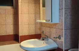 Apartament de 3 camere, 2 bai, etaj intermediar, zona Nicolina