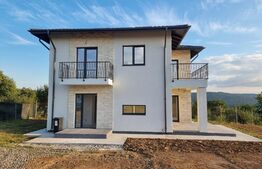 Casa cu priveliste deosebita, 4 camere,  120 mp util,  939 mp teren, Barnova