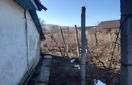 Casa bătrânească, 2 camere, 60mp, 2800 mp teren, Osoi