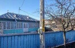 Casa bătrânească, 2 camere, 60mp, 2800 mp teren, Osoi
