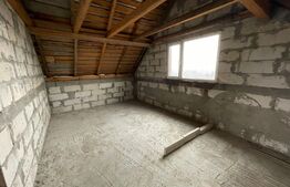 Casa cu etaj, la rosu, 4 camere, 128 mp utili, teren 651 mp, in zona Ciurea