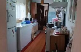 Casa batraneasca si teren 550 mp, la soseaua Bucium