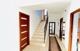 Casa 5 camere, 220mp, 787 mp teren, Aroneanu 