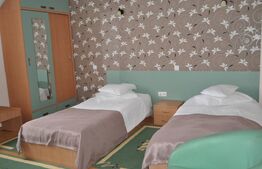 Pensiune 13 camere,750 mp, 2000 mp de teren, lac, Varatec