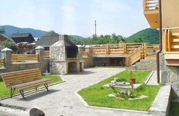 Pensiune 13 camere,750 mp, 2000 mp de teren, lac, Varatec