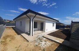 Casa de 4 camere de 122 mp, teren de 500 mp, Valea Adanca