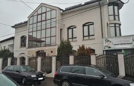 Casa si spatiu comercial, 420 mp, orasul Roman