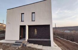 Casa 4 camere, 115 mp utili,  in Valea Adanca