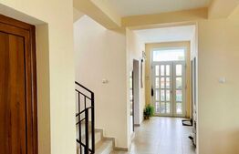 Casa de 352mp, zona Copou