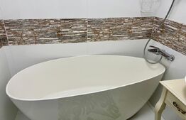 Apartament de 3 camere cu terasa, 105 mp, semi-central 