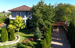 Casa 4 camere, 200 mp util, 1300 mp teren in proprietate, Sculeni