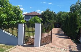 Casa 4 camere, 200 mp util, 1300 mp teren in proprietate, Sculeni