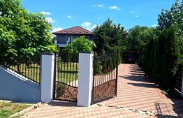 Casa 4 camere, 200 mp util, 1300 mp teren in proprietate, Sculeni
