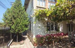 Casa 4 camere, 107 mp utili, la strada, 535 mp teren, Letcani