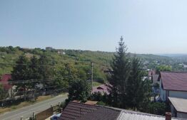 Casa la strada, 240 mp utili, 350 mp teren, Rediu