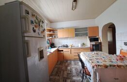 Casa cu 7 camere, 400 mp, 1500 mp de teren, Breazu