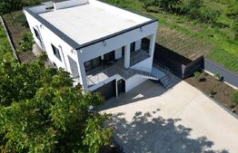 Casa 4 camere, 200 mp, 1050 mp teren, zona Ciurbesti 