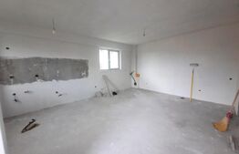 Casa de 80 mp, triplex, in Horpaz