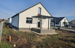 Casa superba 83 mp utili+ 50 mp mansarda, 407 mp, Holboca