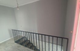 Casa tip triplex, 77 mp, 220 mp teren, curte separata, Horpaz