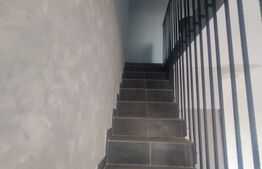 Casa tip triplex, 77 mp, 220 mp teren, curte separata, Horpaz