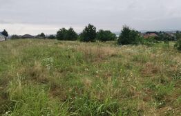 Teren 800 mp central Miroslava!