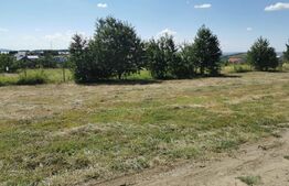 Teren 800 mp central Miroslava!