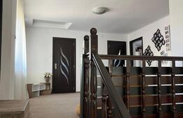 Casa P+1+M, 4 camere, 202 mp utili, 648mp teren, situata in Husi