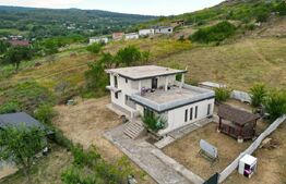 Casa P+1, 4 dormitoare, 3 bai, 1000mp teren, zona Tomesti