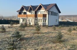 Pensiune 300 mp utili, 1400mp, Letcani, la strada