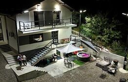 Casa deosebita, 5 camere, zona Paun