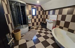 Casa cu 5 camere + garaj , situata in Valea Ursului