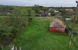 Casa batraneasca, 1000 mp teren langa Primaria Prisacani