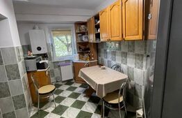 Apartament 3 camere semidecomandat zona Cinema Barlad
